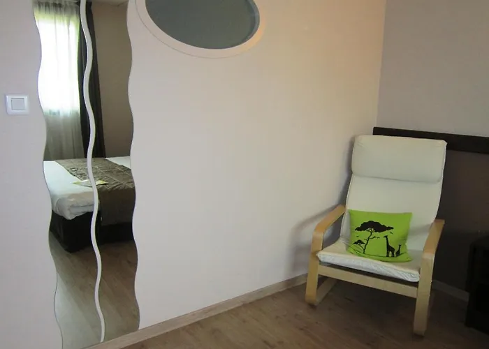 Particulier Des Marais 3*